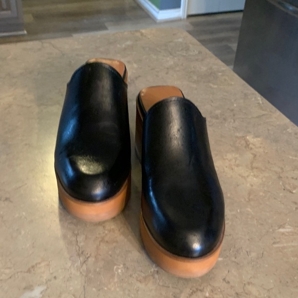Naturalizer Black and Tan Leather Mules - Picture 2 of 5
